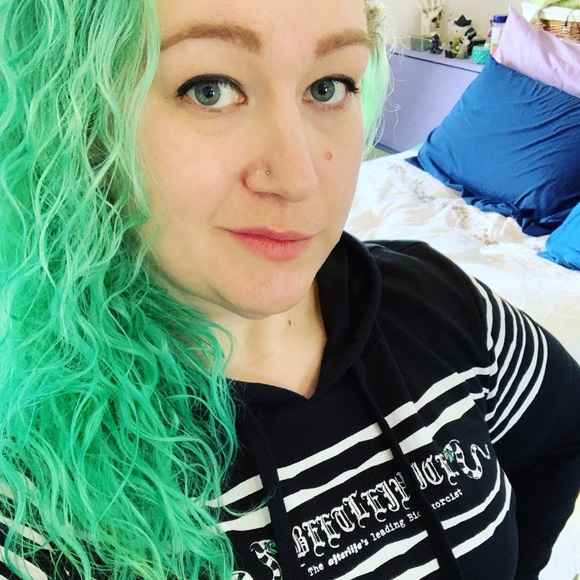 Meet your Posher, Kelly - Picture 4 of 4